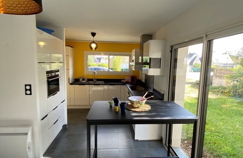 La Trinite-Surzur House | Newly renovated villa, new equipment, enclosed and secure garden, jacuzzi