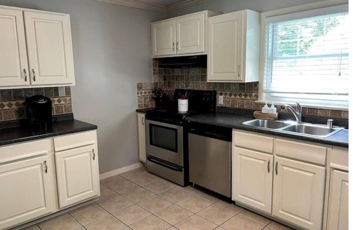 Owensboro House | Newly renovated- 2.5 mi to Downtown Riverfront