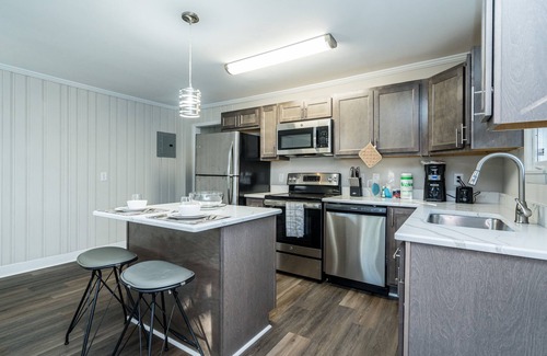 East Durham House | Newly Renovated 2BR near Downtown/Duke/NCCU/DPAC! Long Term Stays Welcome!