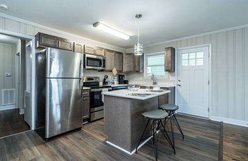 East Durham House | Newly Renovated 2BR near Downtown/Duke/NCCU/DPAC! Long Term Stays Welcome!