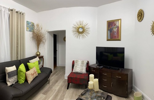 Queens Apartment | Newly renovated 3 bedroom apartment