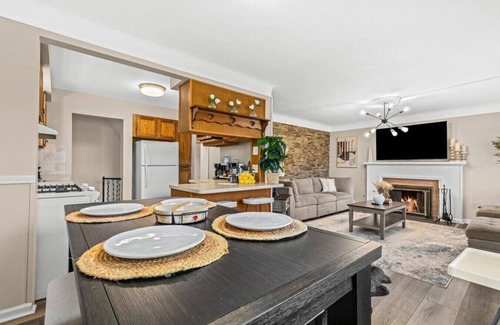 Dearborn House | Newly Renovated 4 Bedroom 2 Bath Downtown Dearborn