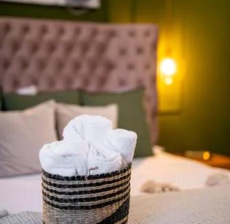 Aysgarth House | Newly renovated 4 Bedroom Cottage with Wood Burner