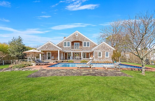 Quogue House | Newly Renovated 5-Bedroom Home South of Quogue Street