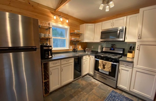 Hunter House | Newly Renovated AC 4 ACRES 3000sqft home with Full Game Room