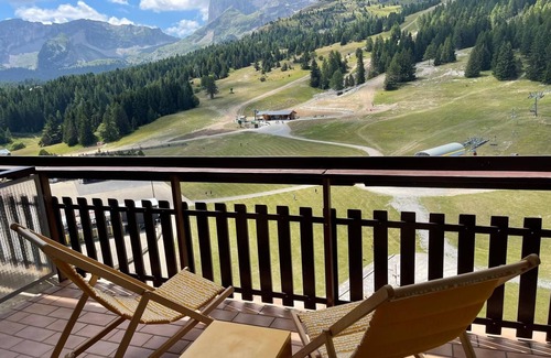Le Devoluy Apartment | Newly renovated apartment with mountain views at the foot of the slopes