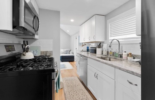 Salisbury Apartment | Newly Renovated | Beachside Bliss | Steps to Sand