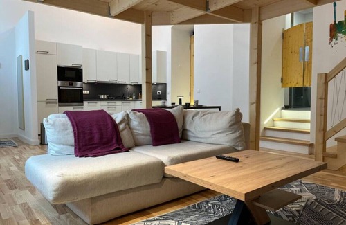 Thurygrund Apartment | Newly Renovated Boutique Apartment