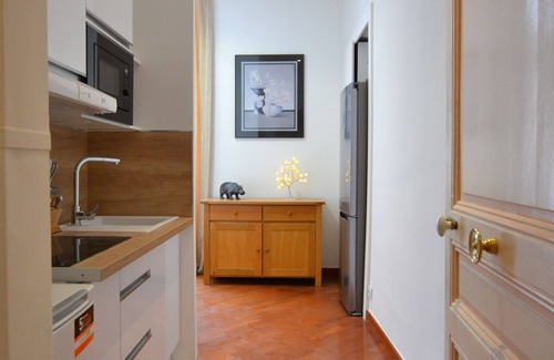 Les Fleurs Apartment | NEWLY RENOVATED CHIC & GLAMOR LARGE STUDIO
