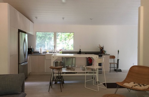 Clearwater Beach House | Newly Renovated Clean & Sleek w/private bay beach access (14 day min stay)