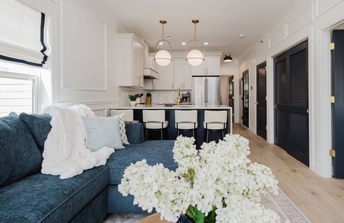 Northeast South Bend Condo | Newly renovated condo on Notre Dame Ave, steps from the Golden Dome! Sleeps 4-6!