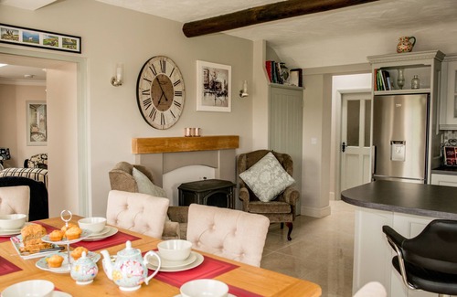 Doolin House | Newly renovated cottage in the heart of Doolin - O'Connor's Pub a 2 minute walk!
