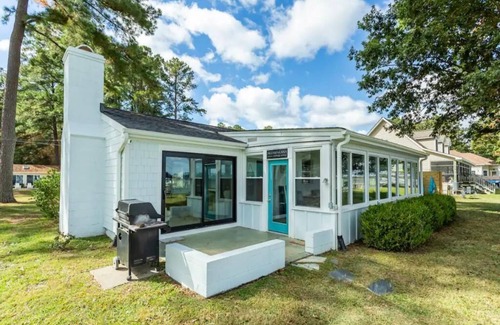 Urbanna House | Newly renovated cottage on the Rappahannock!