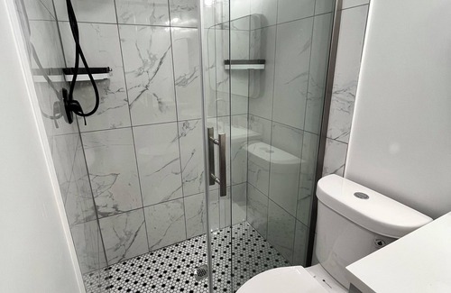 Annandale House | Newly Renovated Double BR w/Private Bath. Access to full Kitchen & Washer/Dryer.