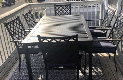 Surf City House | Newly renovated duplex! Beach block, North End Surf City, upper unit