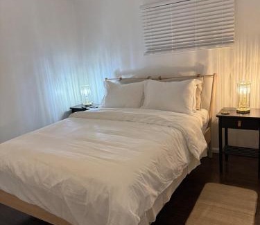 Northside House | Newly Renovated Entire 3 Bedroom House - Cincinnati