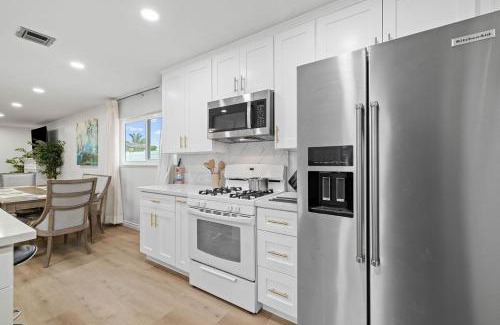 University City House | Newly Renovated Entire 4BR house and big backyard
