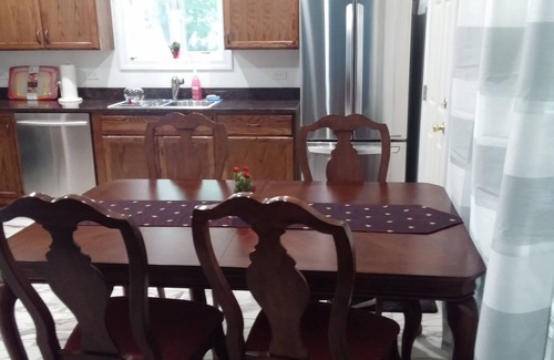 Greenport Apartment | NEWLY Renovated Family Home Great Area - Beach - Greenport - Ferry - Restaurants