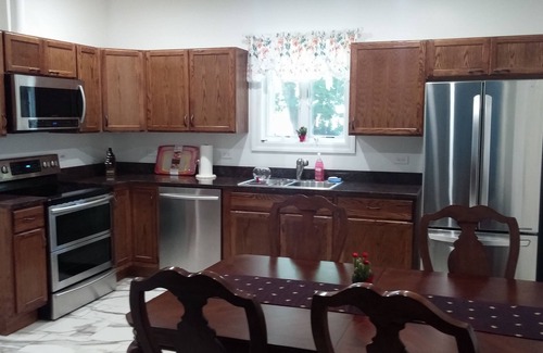 Greenport Apartment | NEWLY Renovated Family Home Great Area - Beach - Greenport - Ferry - Restaurants