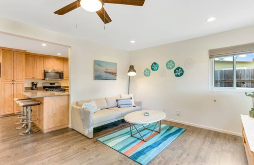 Lincoln Acres House | Newly Renovated, Fire Pit, Huge Yard, Pets OK