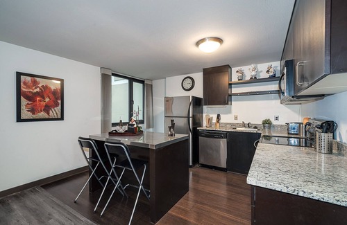 Downtown Portland Condo | Newly renovated/furnished 2BR condo near PSU/OHSU