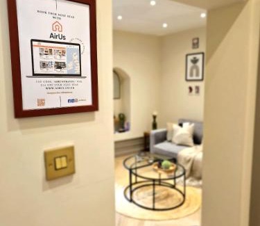 Glasgow House | Newly Renovated Gem - Free Parking & Modern Comfort