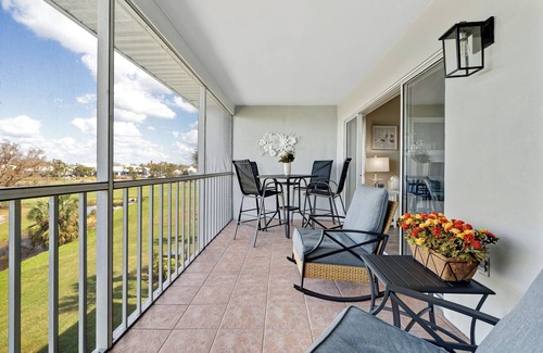Plantation Condo | newly renovated, gorgeous 2-bedroom condo with AC, WiFi in tranquil Venice