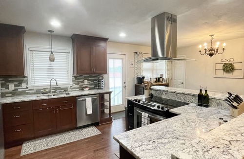 Belvedere House | Newly Renovated House 10miles from Augusta National