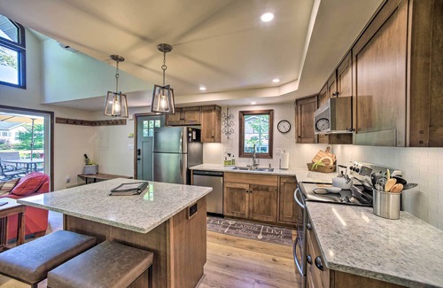 Tannersville House | Newly Renovated Home w/Hot Tub, Deck & EV Charger