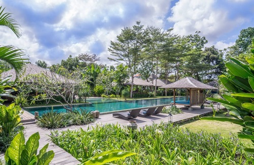 Banjar Semer Villa | Newly Renovated, 12 Bedroom, The New Serenity River Villa near Canggu