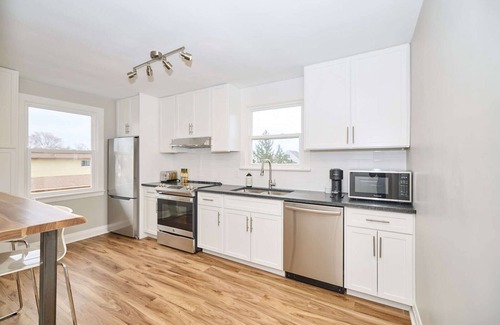 Thorold Condo | Newly Renovated in the Heart of Niagara
