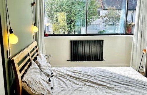 Hanger Hill Apartment | Newly renovated modern 2 bedroom flat in West London