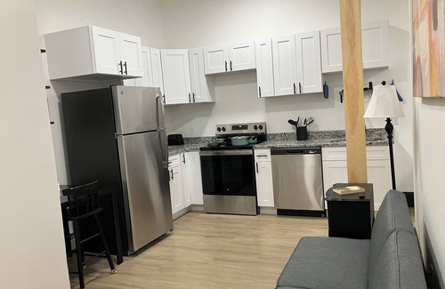 Somersworth Apartment | Newly Renovated Near Portsmouth! Wine ~ Parking ~ WiFi
