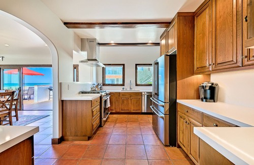 Mission Beach Villa | Newly Renovated Oceanfront 8BD/2 Houses w/AC, Hot Tub, Firepit, & Huge Rooftop Deck!