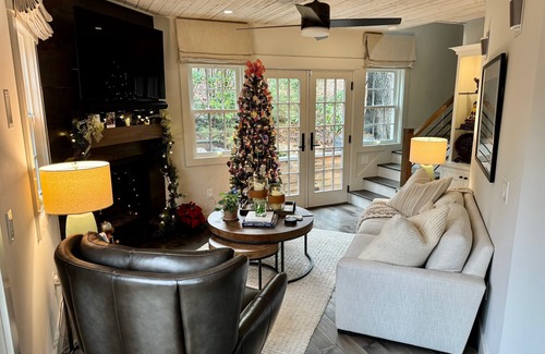Provincetown Cottage | Newly Renovated Quintessential P'town Cottage - Sleeps 4!