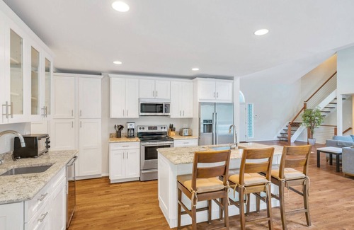 Quogue House | Newly renovated Quogue Estate, Short Walk to the Beach, Private Pool and.