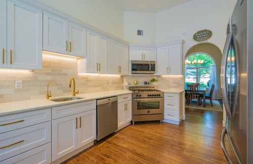 East Marion House | Newly renovated ranch with large Pool in a quiet neighborhood, off main road