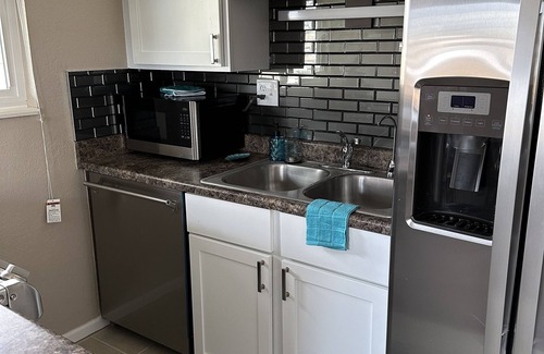 Arvada Plaza Area House | Newly Renovated ski themed home with brand new furniture