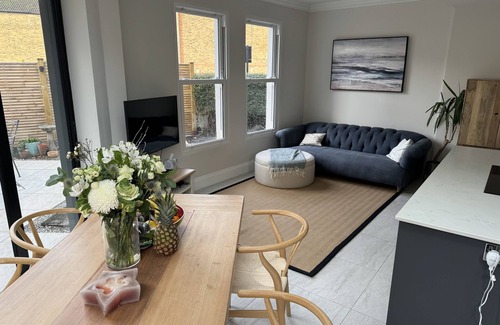 Streatham Hill Apartment | Newly renovated spacious maisonette with landscaped garden