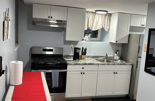 Clifton Apartment | Newly Renovated Studio. Private Yard, Quiet neighborhood. 5 min to all major hwy