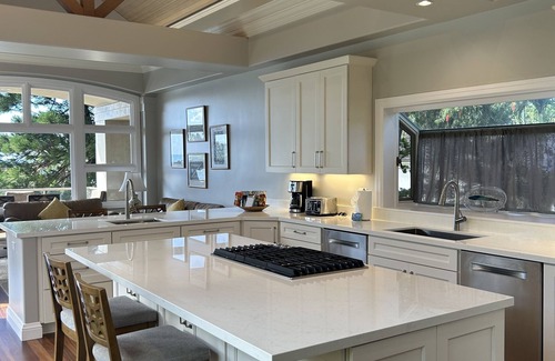 Napili House | Newly Renovated Stunning Beachfront 5 Bed, 6.5 Bath Estate with Pool, Spa & AC
