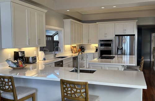 Napili House | Newly Renovated Stunning Beachfront 5 Bed, 6.5 Bath Estate with Pool, Spa & AC