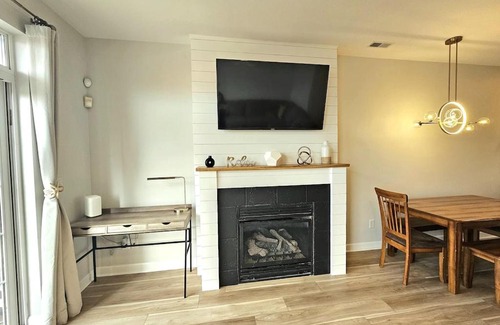 New Buffalo Apartment | Newly Renovated Townhome located in town - walk to beach, train, & restaurants!