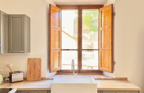 Aquilea Apartment | Newly Renovated Tuscan Home overlooking Vineyards