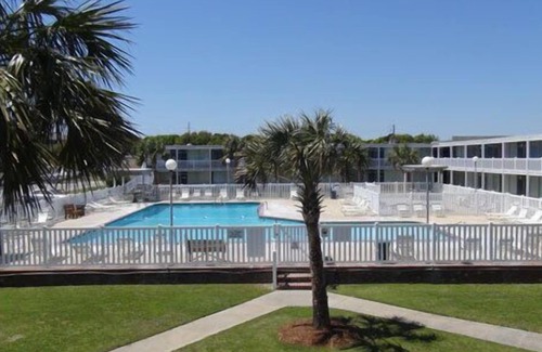 Atlantic Beach Apartment | Newly Renovated, Waterfront, Poolside, Ground-Floor, King Bed & WiFi