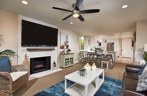 Townsite Cottage | Newly Renovated, Walk to the Beach, Direct ocean view from Master and the Deck