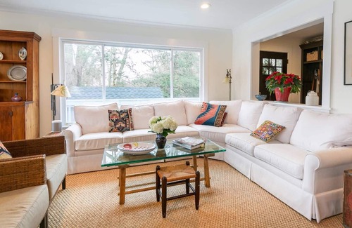 Arden-on-the-Severn House | Newly-renovated waterfront home with private pier and all the bells and whistles