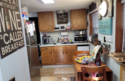 South End House | Newly Updated Cozy Home ~ Located Downtown, UVM, Hospital Includes 8 Bikes!