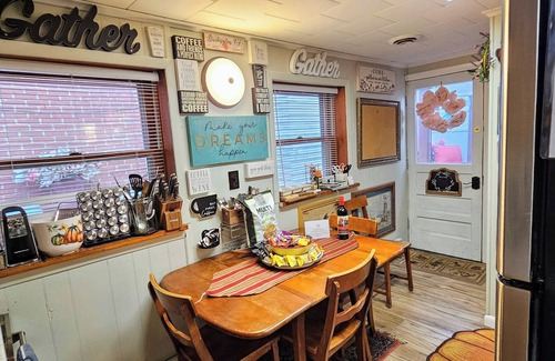 South End House | Newly Updated Cozy Home ~ Located Downtown, UVM, Hospital Includes 8 Bikes!