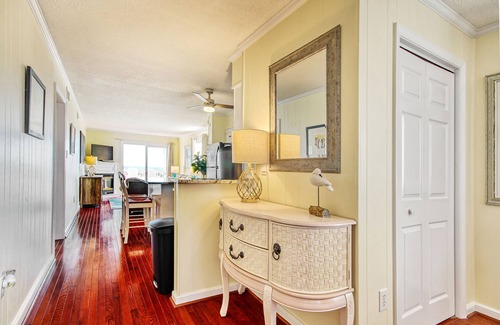 Holden Beach Condo | Newly-updated luxury beach condo with ocean views, balcony, & beach access